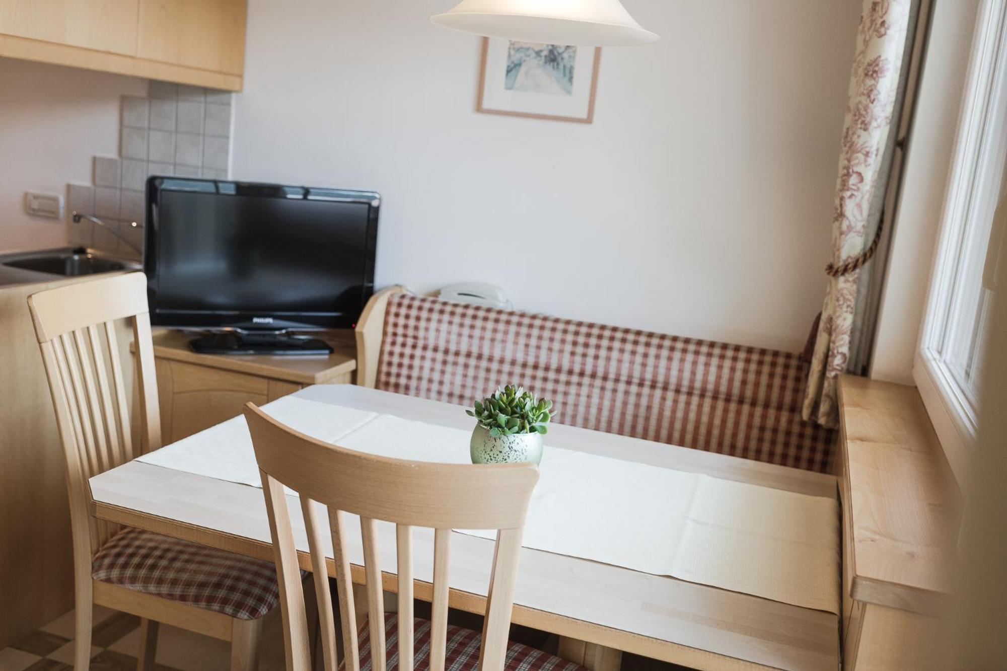 Heidi & Edith Family Aparthotel Rabla Ngoại thất bức ảnh